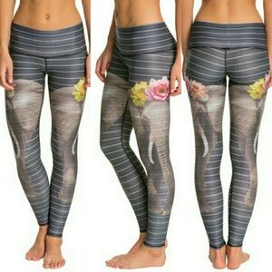 Teeki love the elephant hot pants s